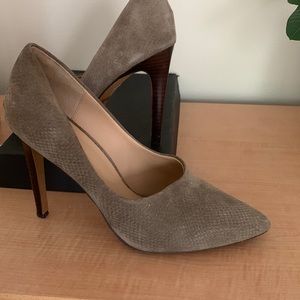 Elegant women shoes, size 8,5